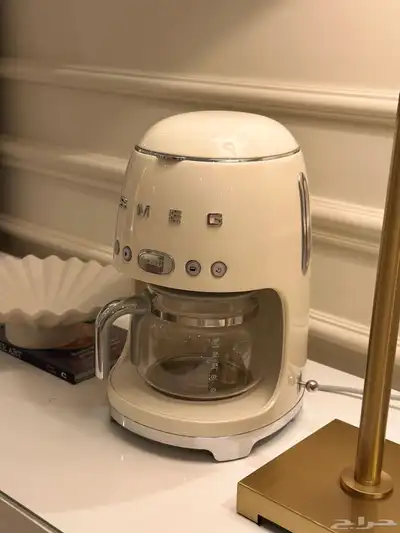 الة قهوة ماركة smeg 0