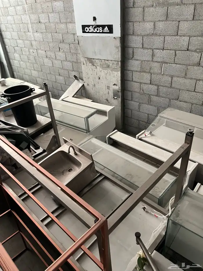 أغراض وادوات مطابخ ومطاعم للبيع 39
