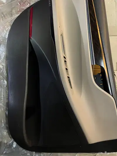 ديكور باب يسار ازيرا من 2018 -2020 0