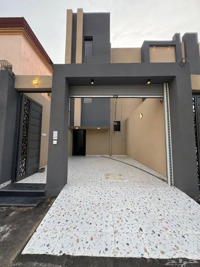 للبيع روف علوي دور ثاني مع ملحق بمدخل سياره 2