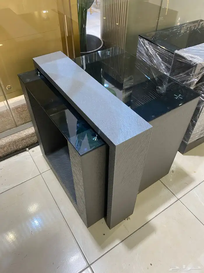 طاولته 1