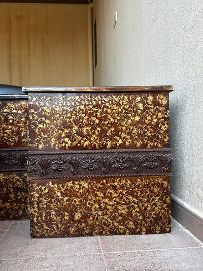 طاولة كبيره مع 3 صغار الحالة نظيف 0
