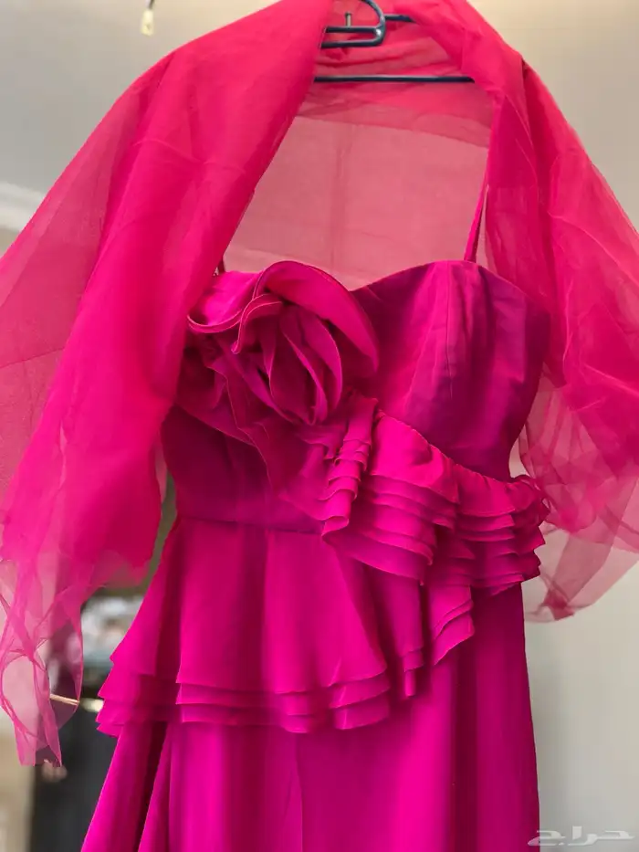 فستان مناسبات رسمي مع شال انيق وخفيف 4