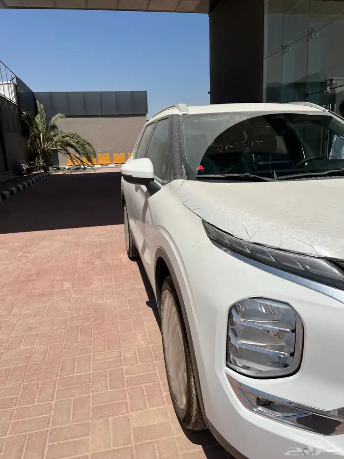 ميتسوبيشي اوتلاندر 2025 نص فل ب 112900 حصري عرض 1