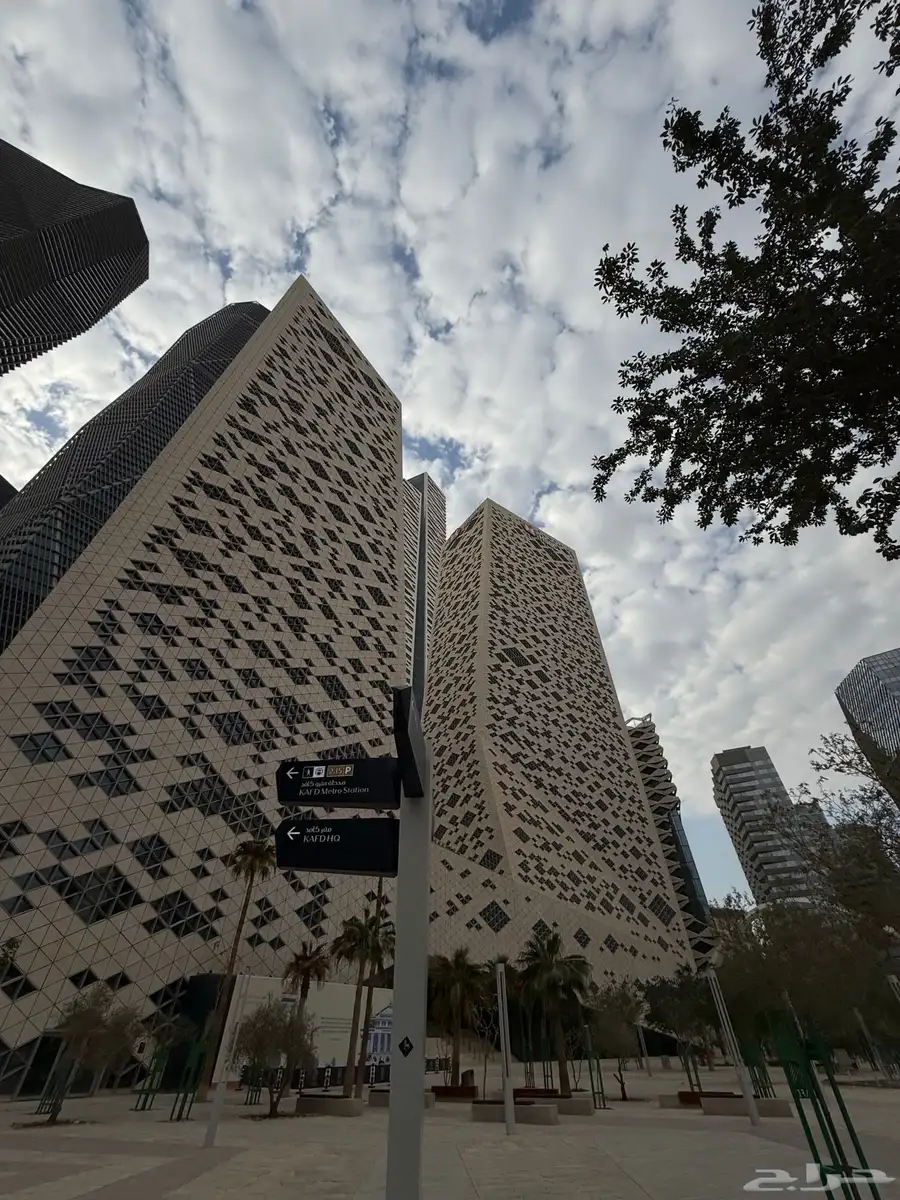 مصورة جوال تغطيات كوفيهات محلات ورد UGC   عبايات 45