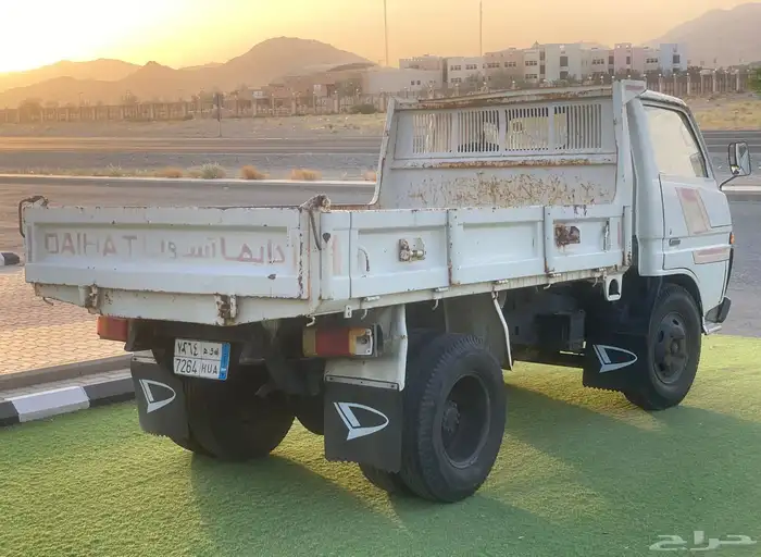 قلاب ديهاتسو مديل 83 نظيف 3