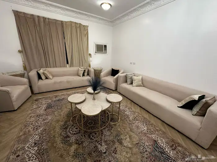 كنب مجلس ست قطع مع الطاولات وزولية كبيرة 3