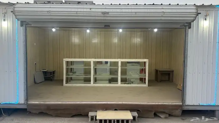 مرتبل للبيع طولها 6 وعرضها 3 ونص وعليها طاقه شمسيه 3