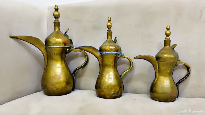 دلال رسلان قديمه نحاس احمر سليم الاشبه ختمين 3