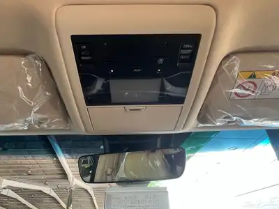 لكزس سبورت موديل 2021 ابيض داخل بيج عداد 6 الف 3