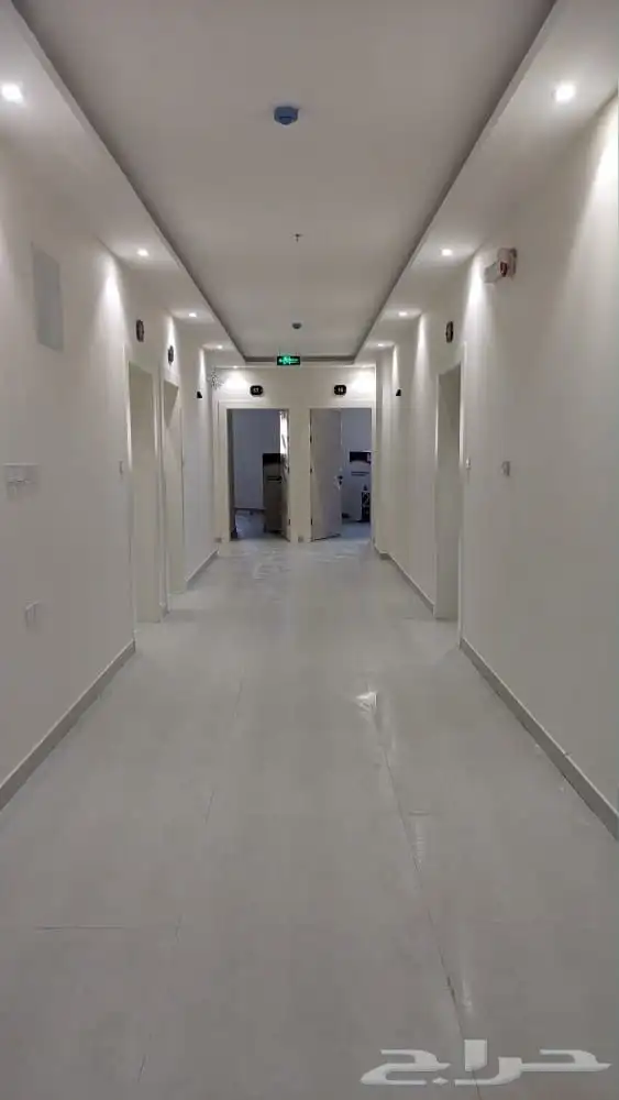 شقق عزاب للايجار ب حي البيان 4