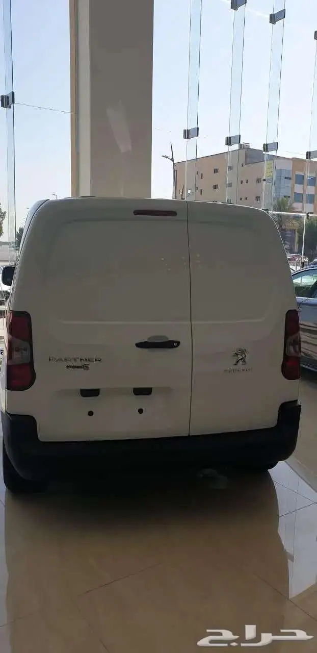 بارتنر 2025 وعروض على 2023 11