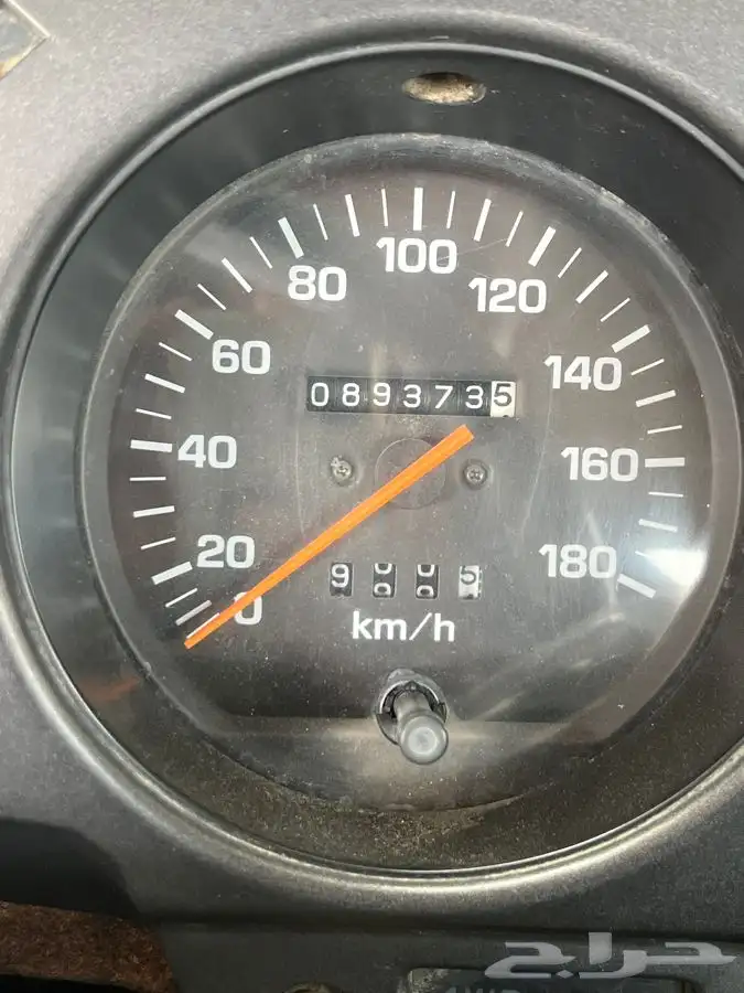 للبيع صالون 88 مخزن 5