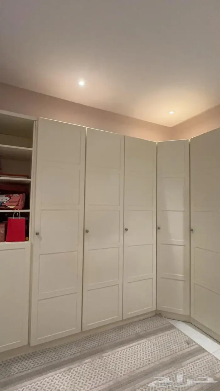 للبيع دولاب ملابس تخزين 1