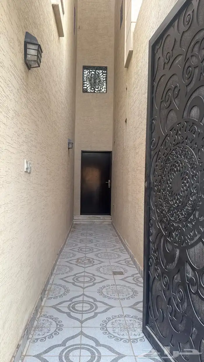شقه للإيجار بحي العارض 1