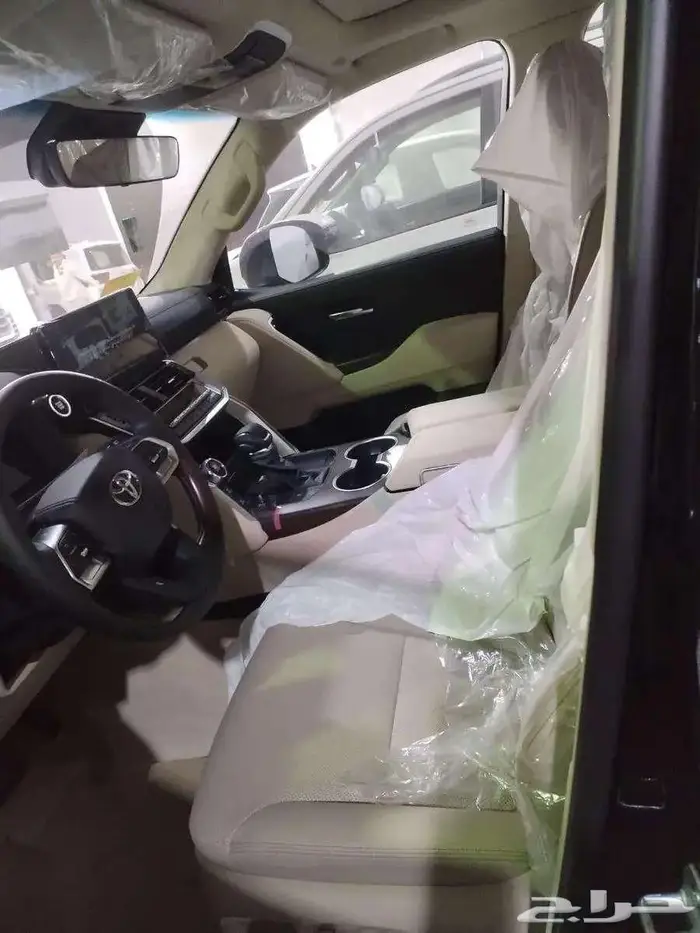 لاندكروزر جي اكس ار4 بنزين (ابيض2025) 5