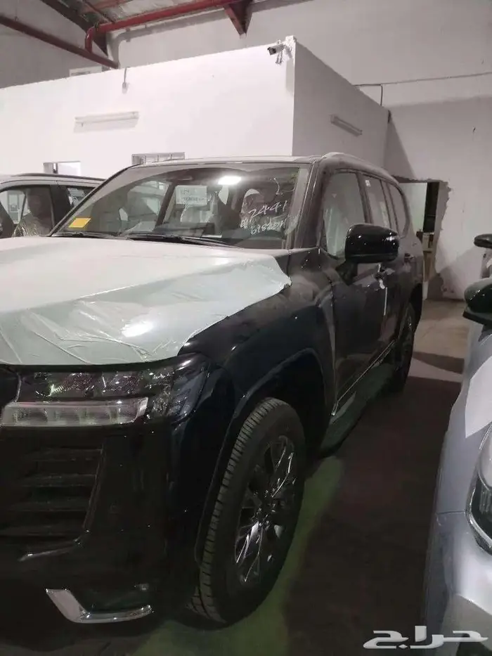 لاندكروزر جي اكس ار4 بنزين (ابيض2025) 3
