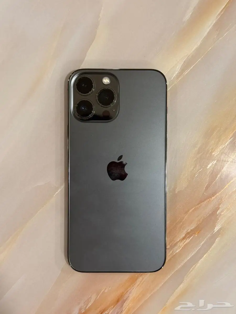 آيفون 13 4