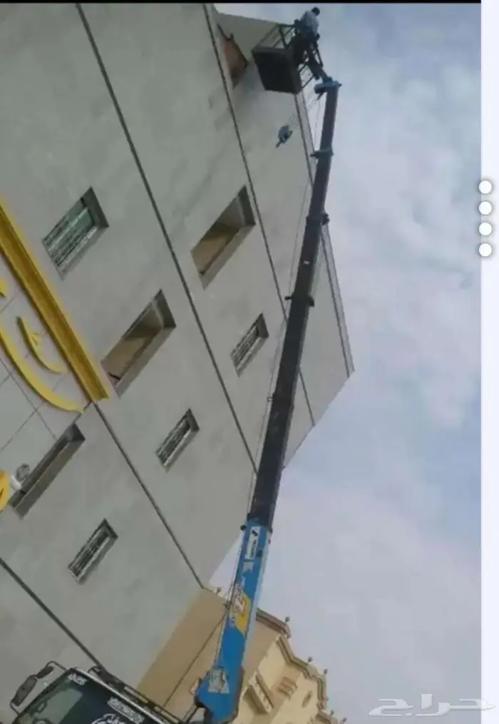 Boom truck with baskit for rent 4