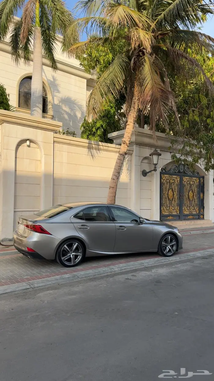 لكزس 350 للبيع او للبدل بلمناسب 24