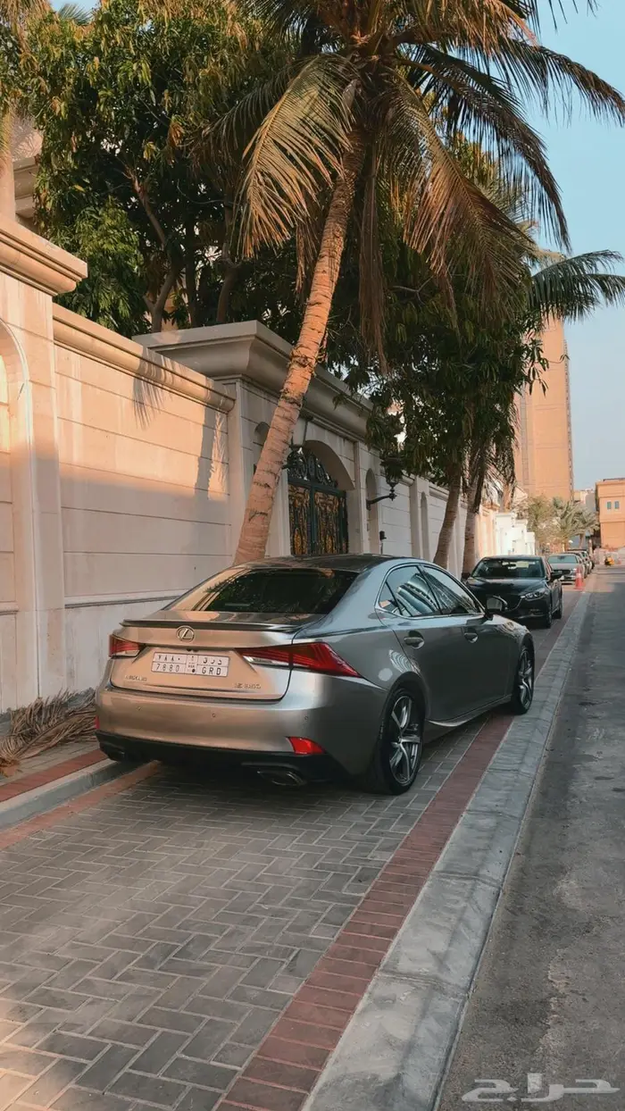 لكزس 350 للبيع او للبدل بلمناسب 23