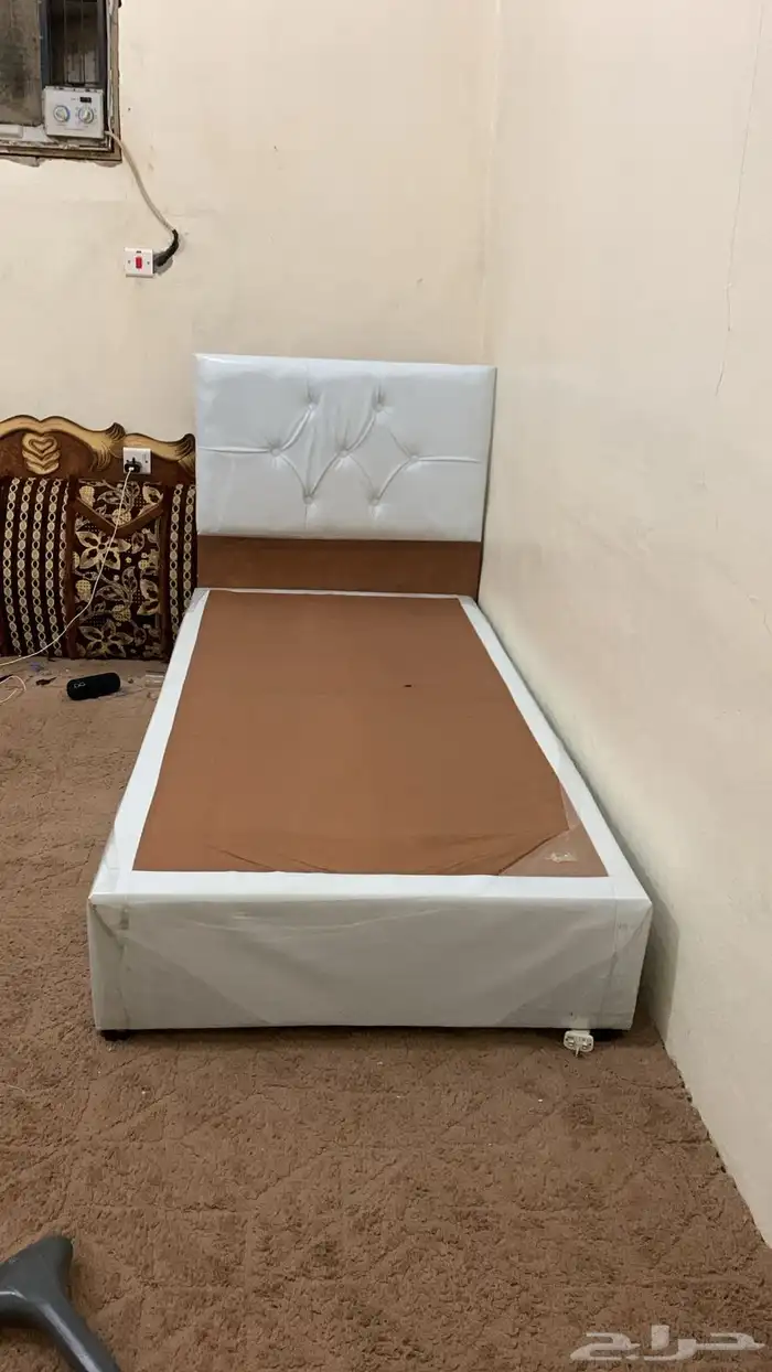 سرير للبيع نضيف ب140 0