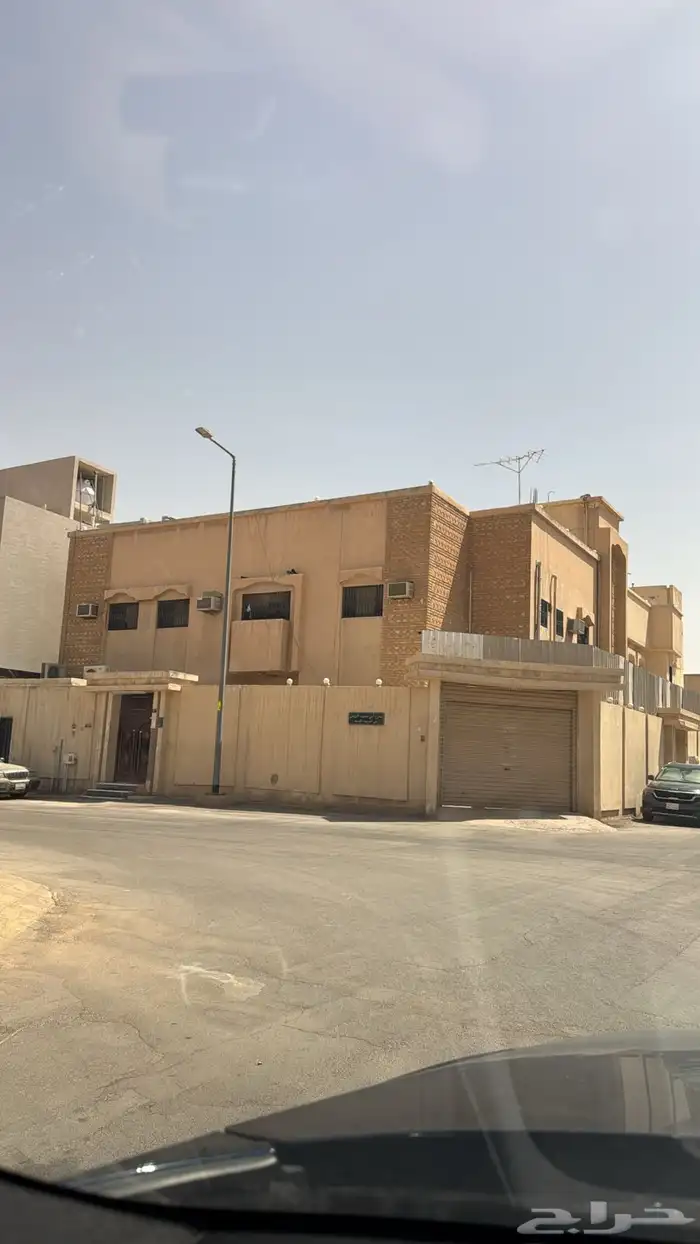 فيلا للبيع في حي العريجاء 2