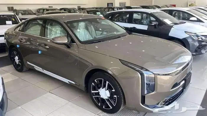 كيا K8 استاندر لون بيج موديل 2025 عرض خاص 1