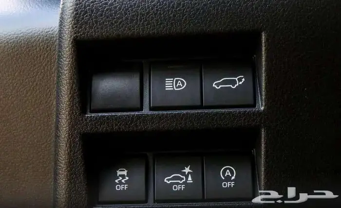 لاند كروزر VXR فل اسود 2025 9