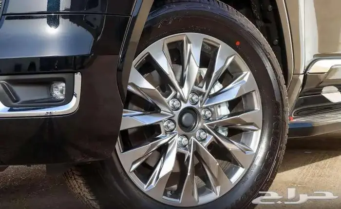 لاند كروزر VXR فل اسود 2025 7