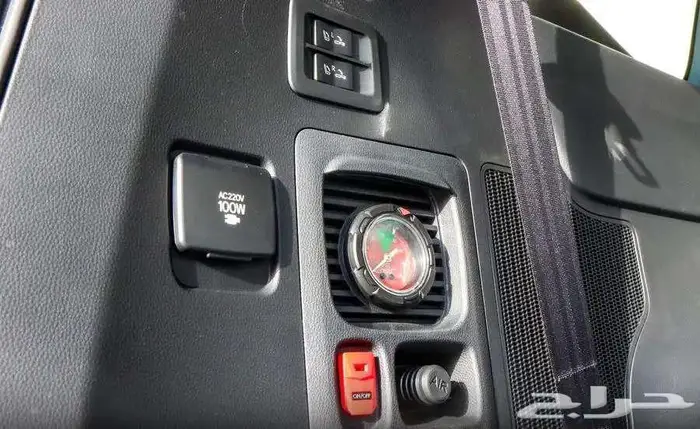 لاند كروزر VXR فل اسود 2025 4