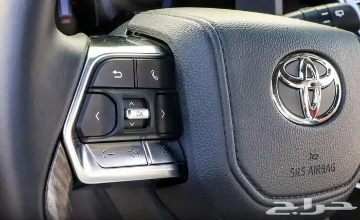 لاند كروزر VXR فل اسود 2025 5