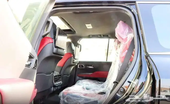 لاند كروزر VXR فل اسود 2025 10