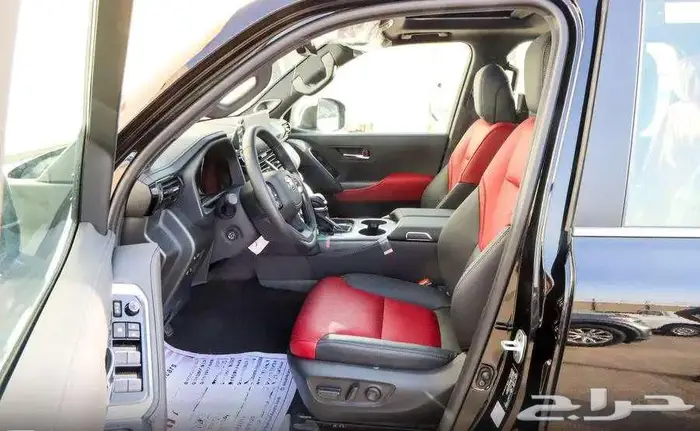 لاند كروزر VXR فل اسود 2025 6