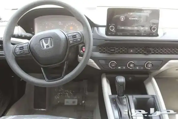 هوندا اكورد LX استندر بنزين 2025 سعودي 9