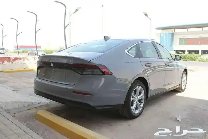 هوندا اكورد LX استندر بنزين 2025 سعودي 7