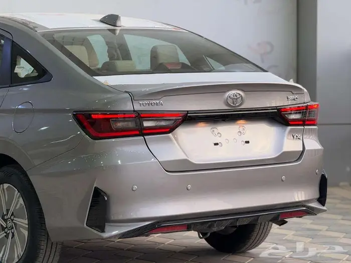 تويوتا يارس YX 2024 استمتع بالراحة والكفاءة . 16