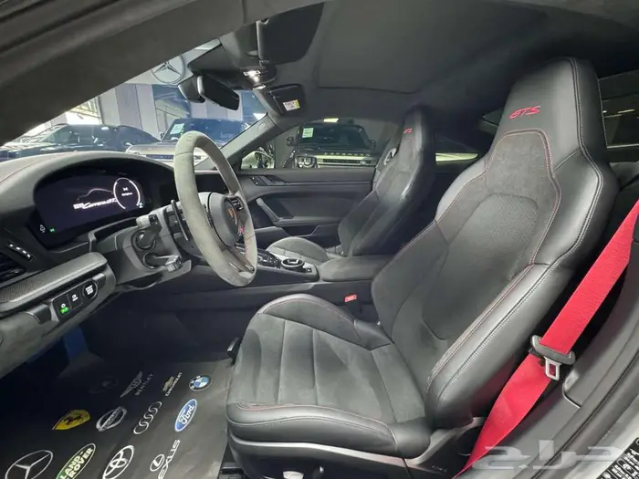 Porsche 911 Carrera GTS - 2025 -6.400KM ( تم البيع ) 9