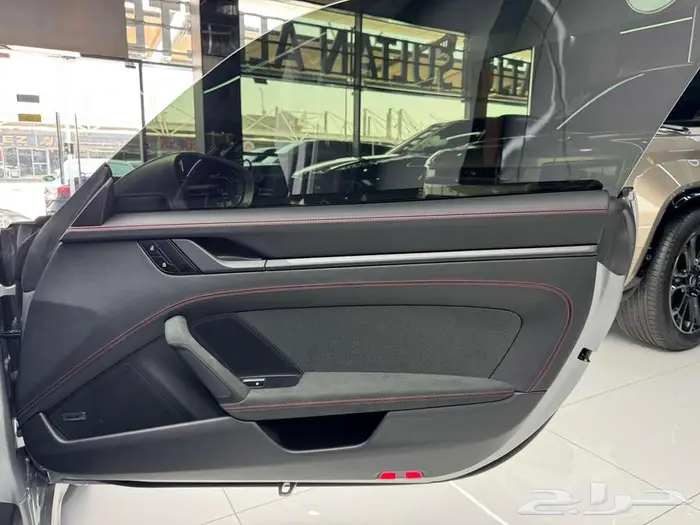 Porsche 911 Carrera GTS - 2025 -6.400KM ( تم البيع ) 12