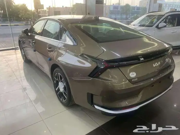 كيا K8 استاندر لون بيج موديل 2025 عرض خاص 2