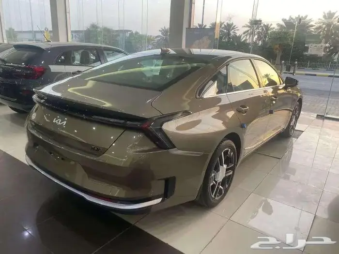 كيا K8 استاندر لون بيج موديل 2025 عرض خاص 3