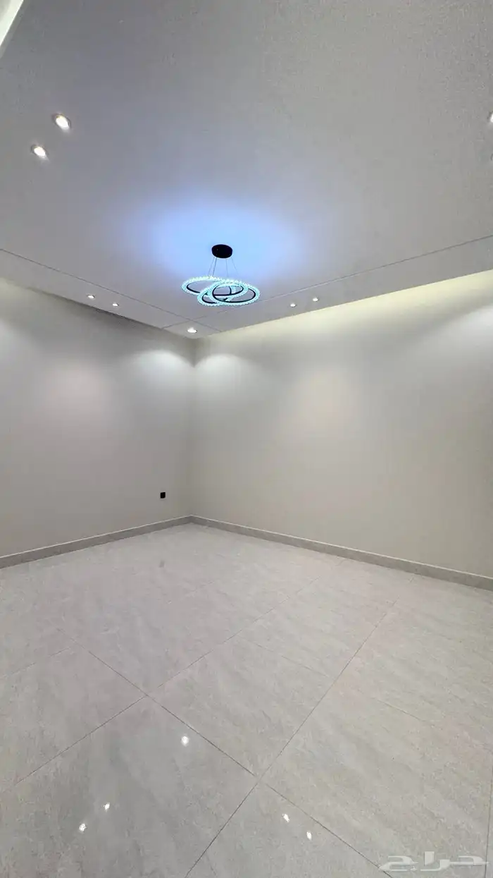 للبيع شقق ارضي ابهاالمحاله 18