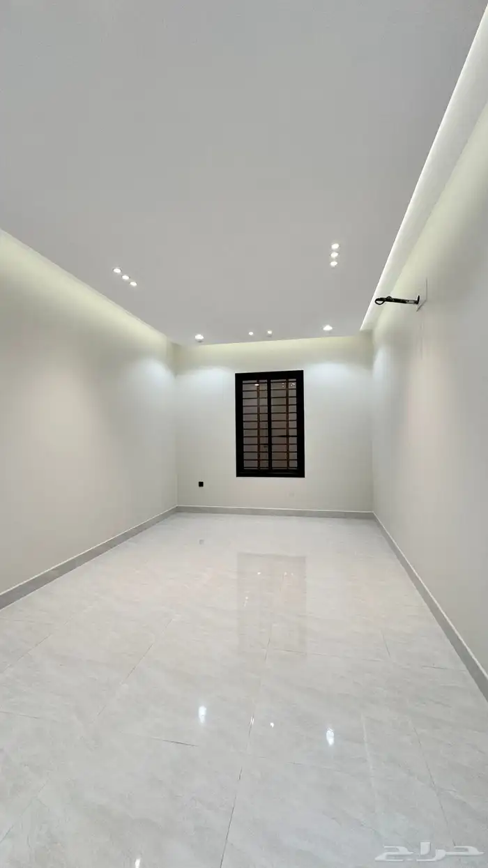 للبيع شقق ارضي ابهاالمحاله 8