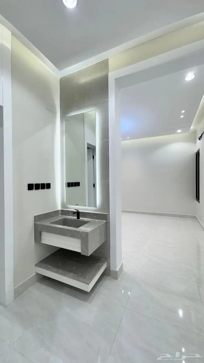 للبيع شقق ارضي ابهاالمحاله 15