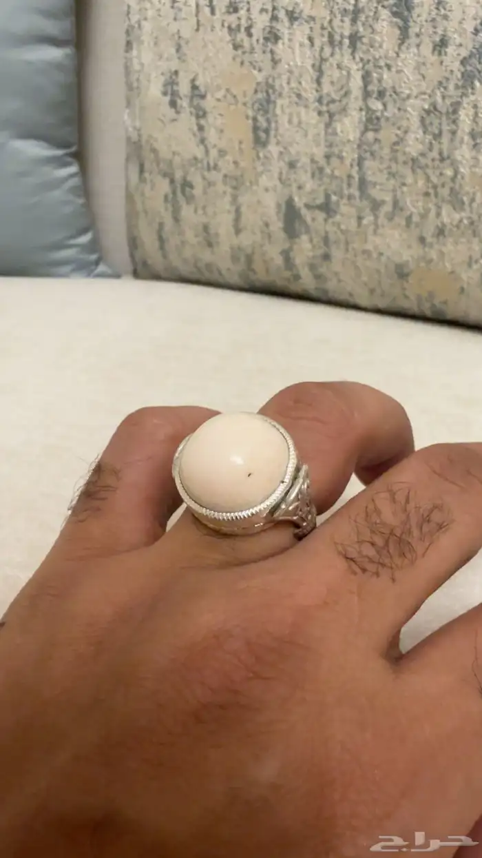 خاتم من العاج 0