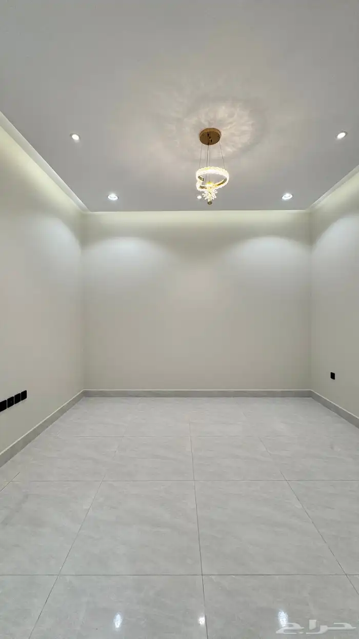 للبيع شقق ارضي ابهاالمحاله 21