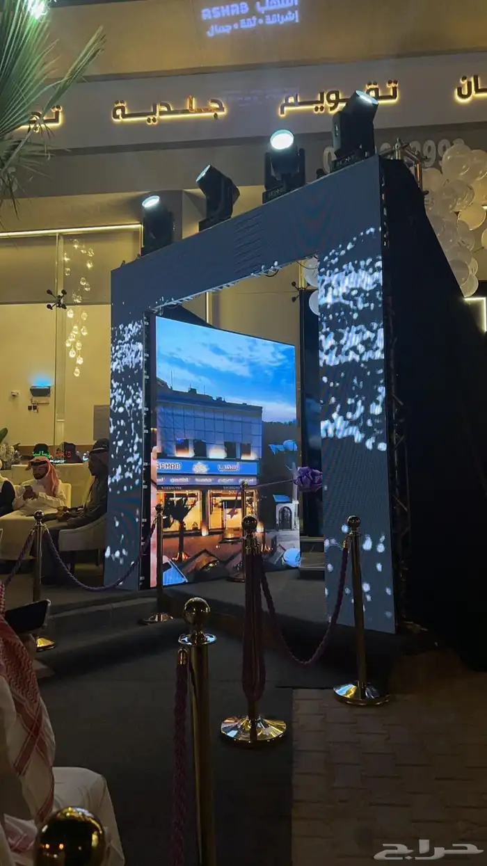 اجار شاشات صوتيات انارة SCEEN 10