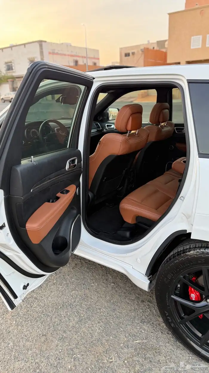 جراند شيروكي SRT 18