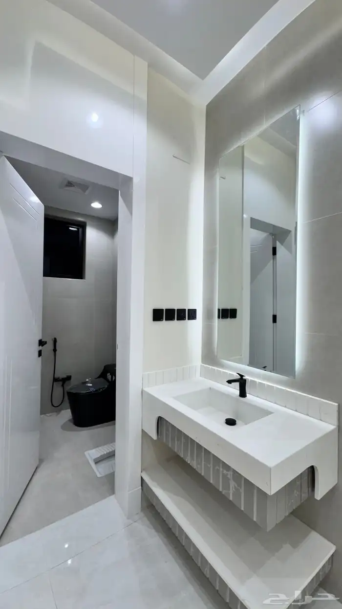 للبيع شقق ارضي ابهاالمحاله 13