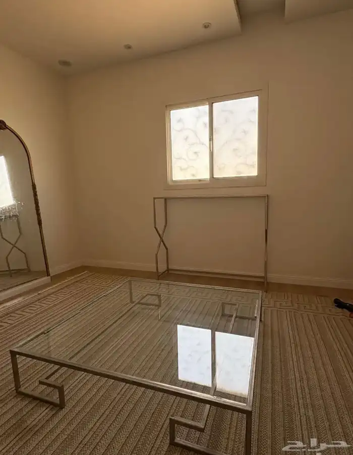 طاولة ارضيه مع طاولة استقبال 2